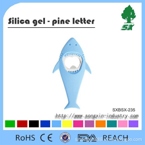 China OEM multicolor fashion Shark Shape Magnet bottle opener/Cute Cartoon Design Magnet bottle opener
